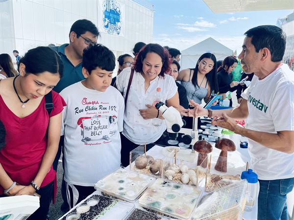 Acercan a niños y adolescentes a la ciencia